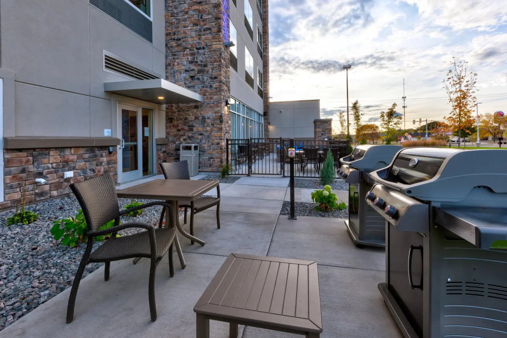 Holiday Inn Express- Eau Claire West I-94 by IHG