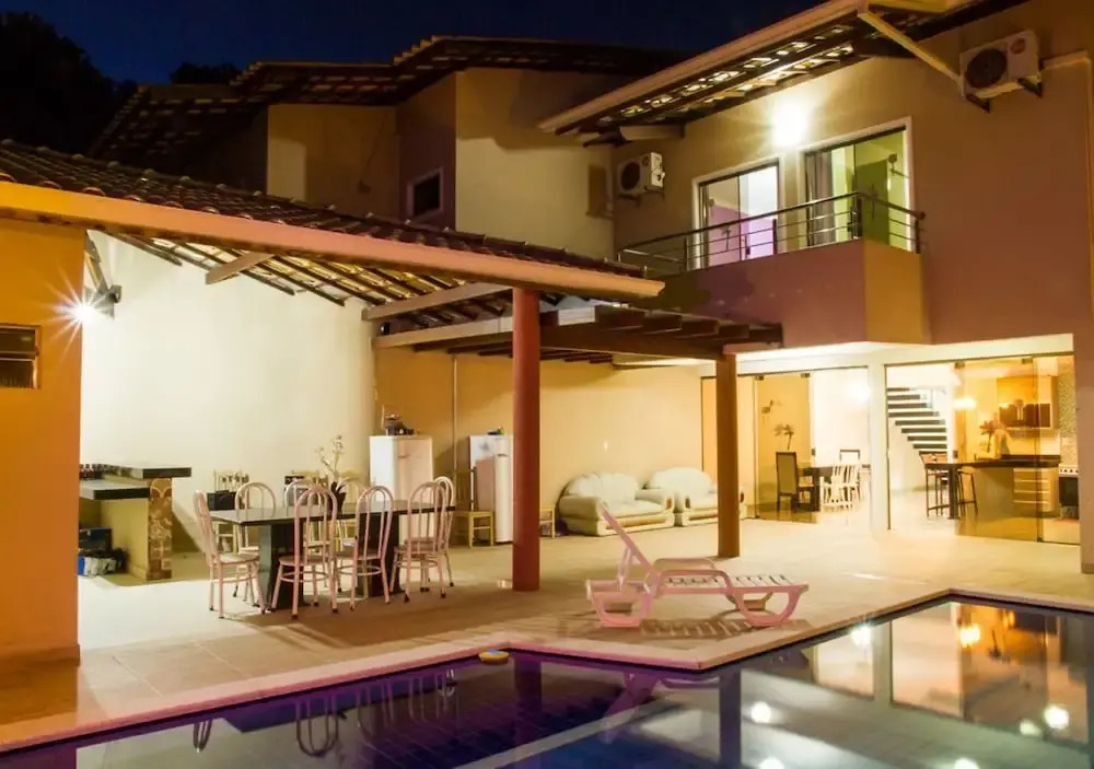 Casa na Praia de Mundaí com 4 quartos, piscina e área gourmet