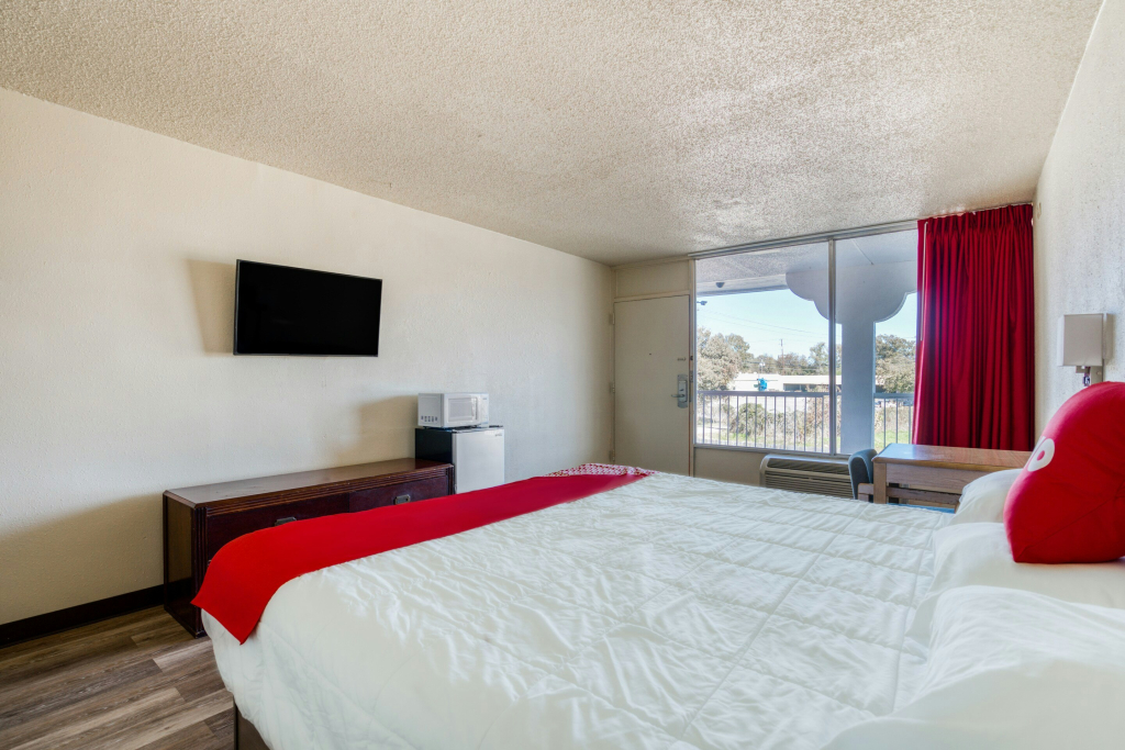 OYO Hotel Waco University Area I-35