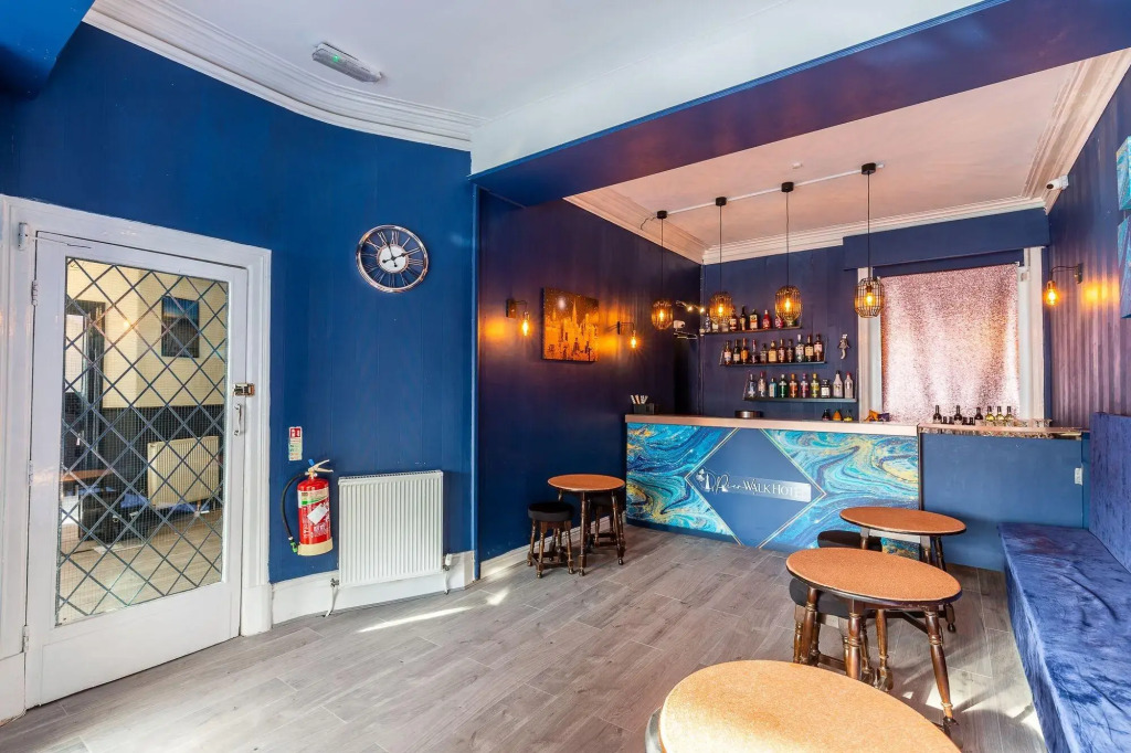 Holmsdale Hotel