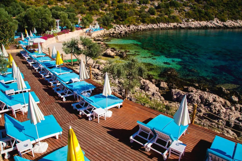 Blanca Beach Hotel