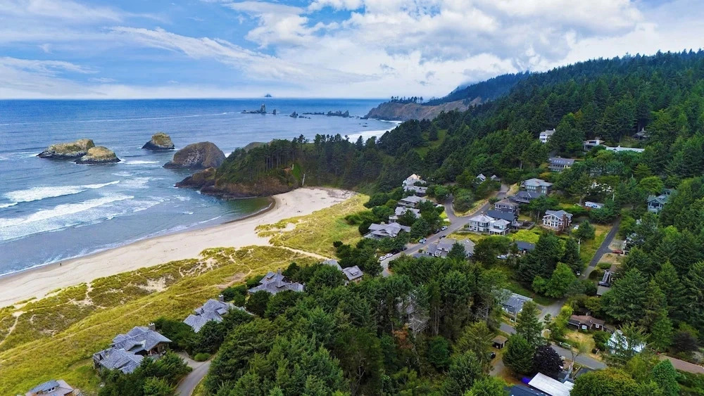 Cozy Cannon Beach Home Near Haystack Rock & Downtown Steps From the Sea by Avantstay