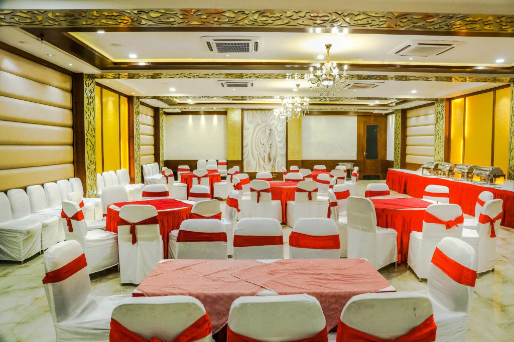 Hotel Taj Heights