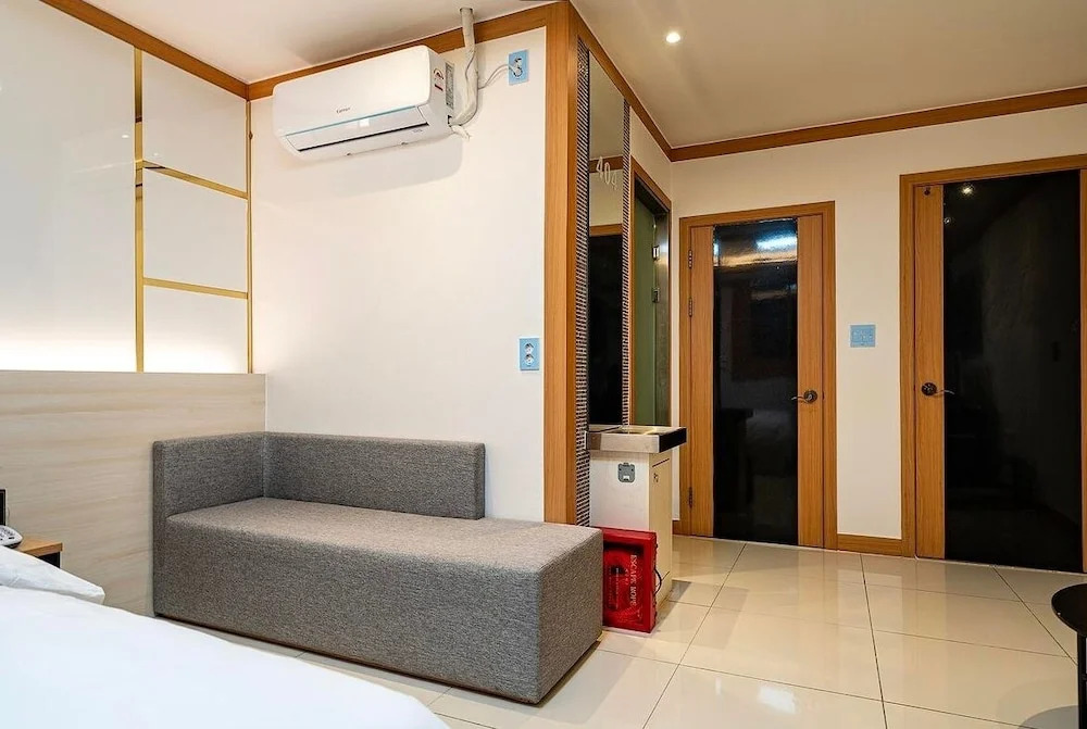 Jm Hotel
