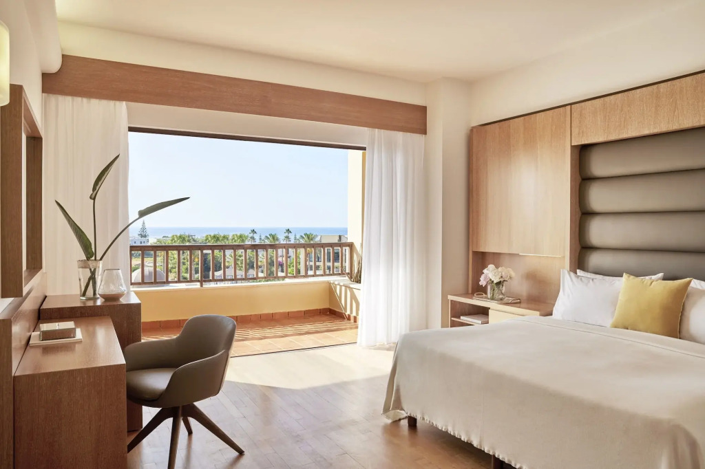 Minoa Palace Resort