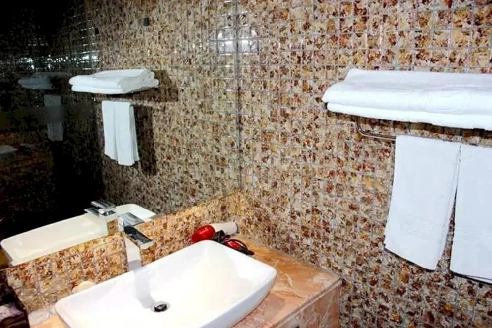 Bihaiyuntian Business Hotel - Chengdu
