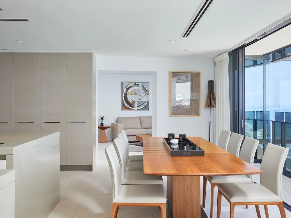 Soul Surfers Paradise - Hosted by Gold Coast Luxury Resorts