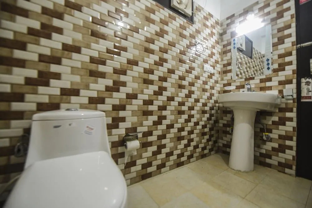 OYO 30855 Hotel Royal Residency