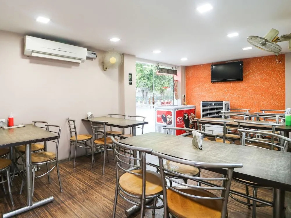 OYO 46349 Malaya House