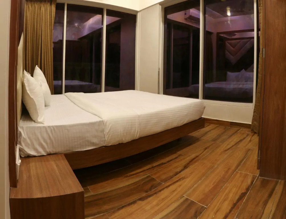 Skysuites By Monarch, Sanpada, Vashi - Navi Mumbai