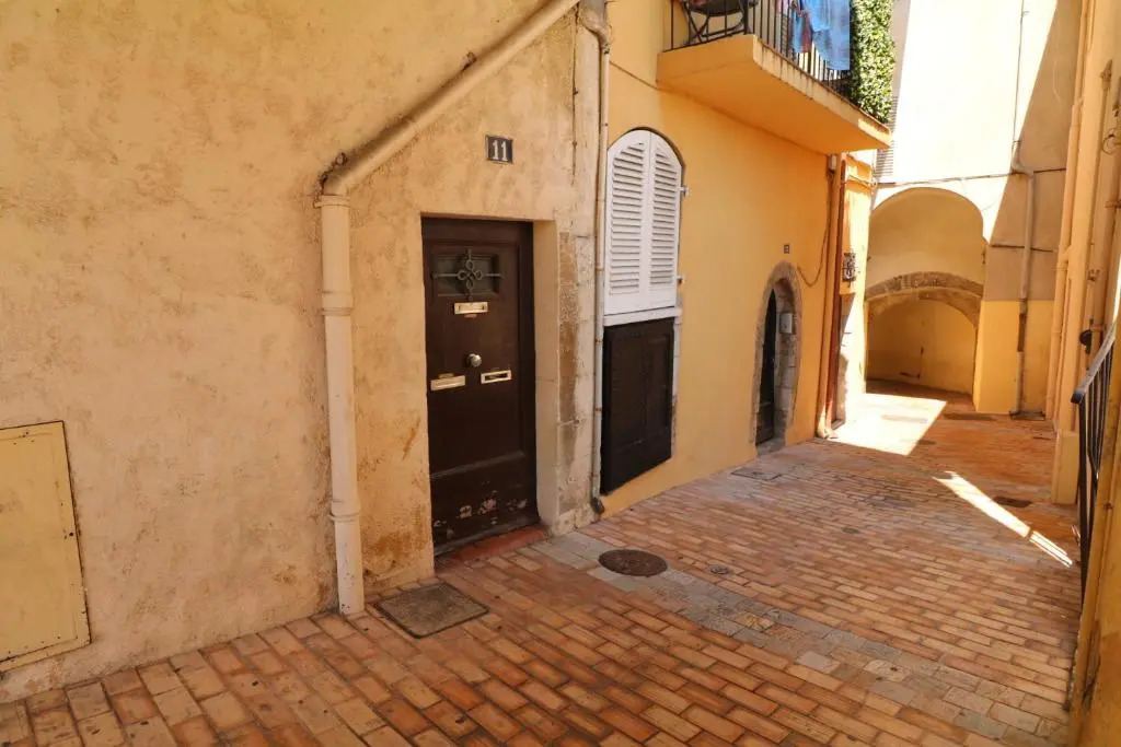 1 bedroom Suquet, 6 min from the Palais, balcony city & port view 220