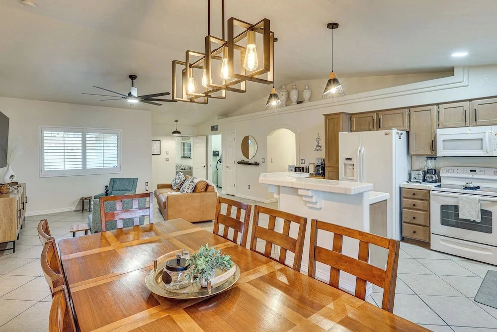 Desert Breeze Retreat Near All of Lake Havasu