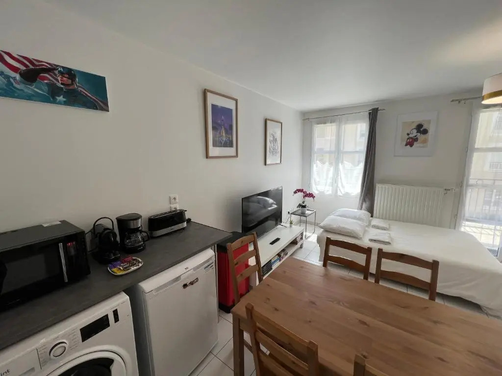 DISNEYLAND PARKS 1,4 Km - Family Suite Apartment - 6 persons maximum