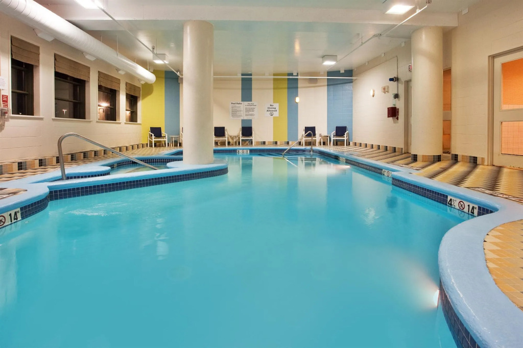 Holiday Inn & Suites Ottawa Kanata by IHG