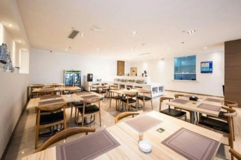 Yasheng Hotel (Taicang Port Area)