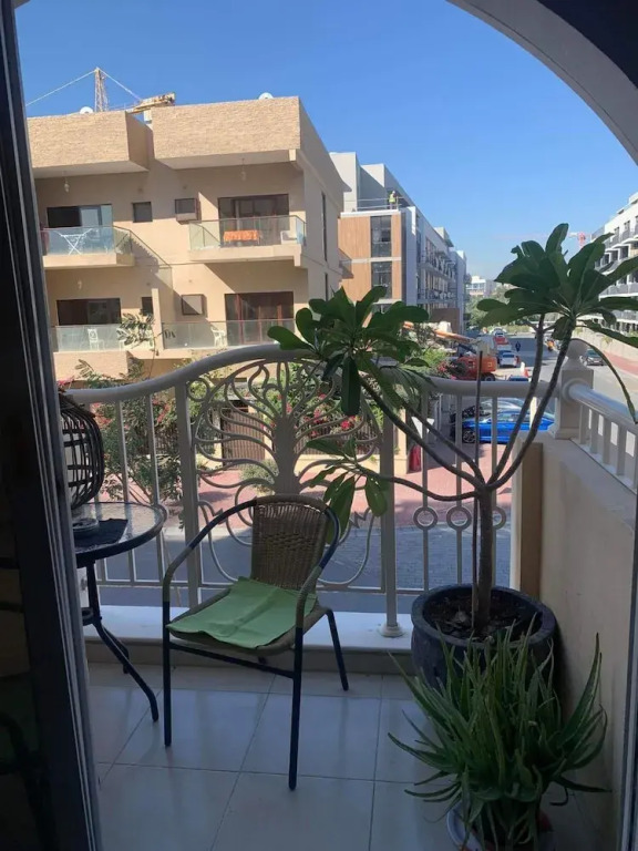 Entire 1 Bedroom Apartment at Jumeirah Village Circle, Dubai