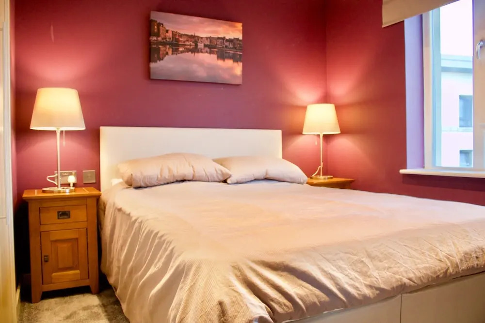 2 Bedroom Apartment In Granton Area