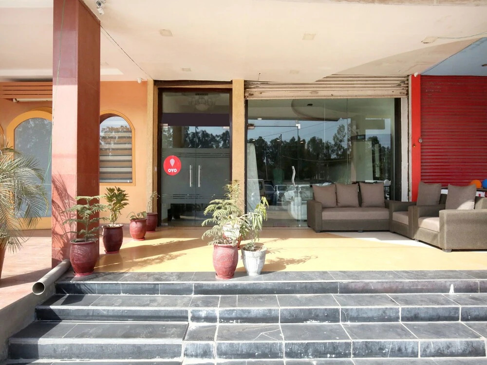 OYO 9986 Hotel Hashtag