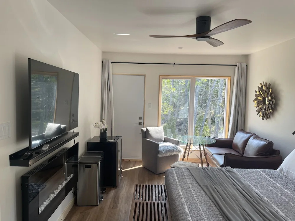 Evo Luxury Waterfront Adults Only B&B
