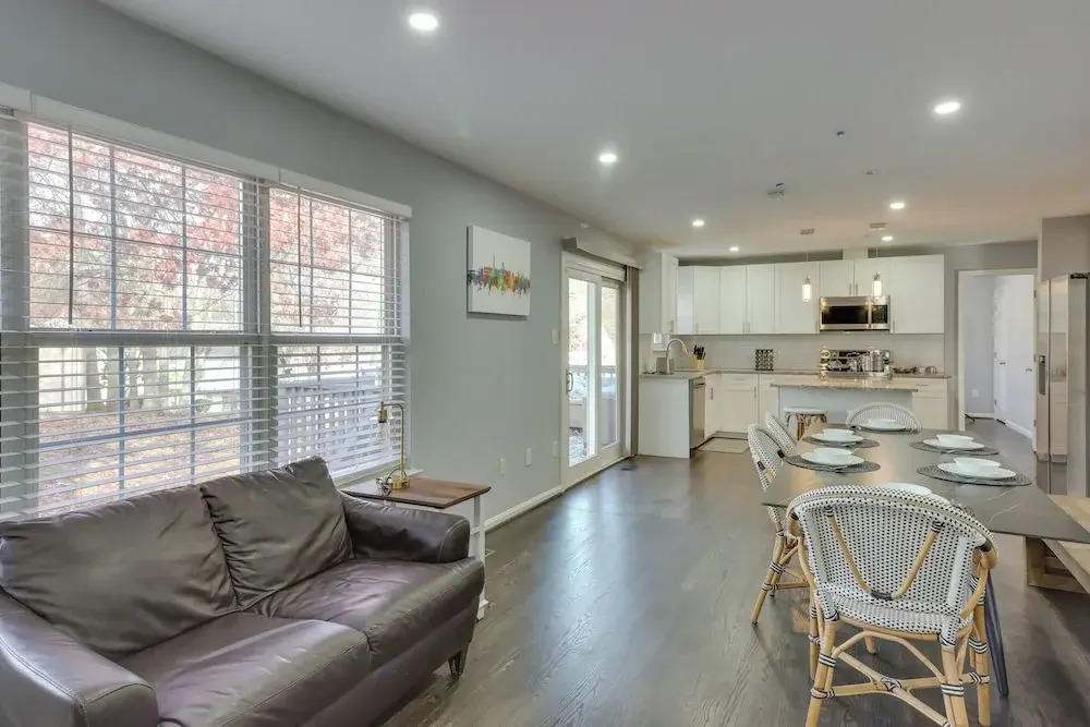 8 Mi to National Mall: Quiet Cheverly Apt