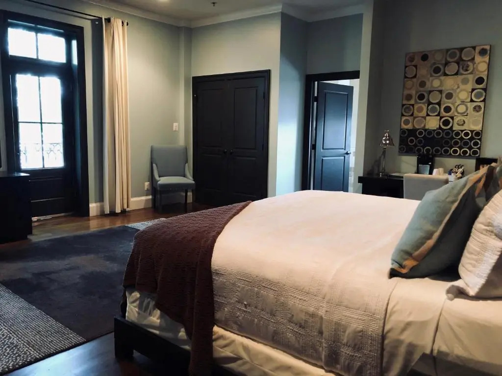 Suites at 249