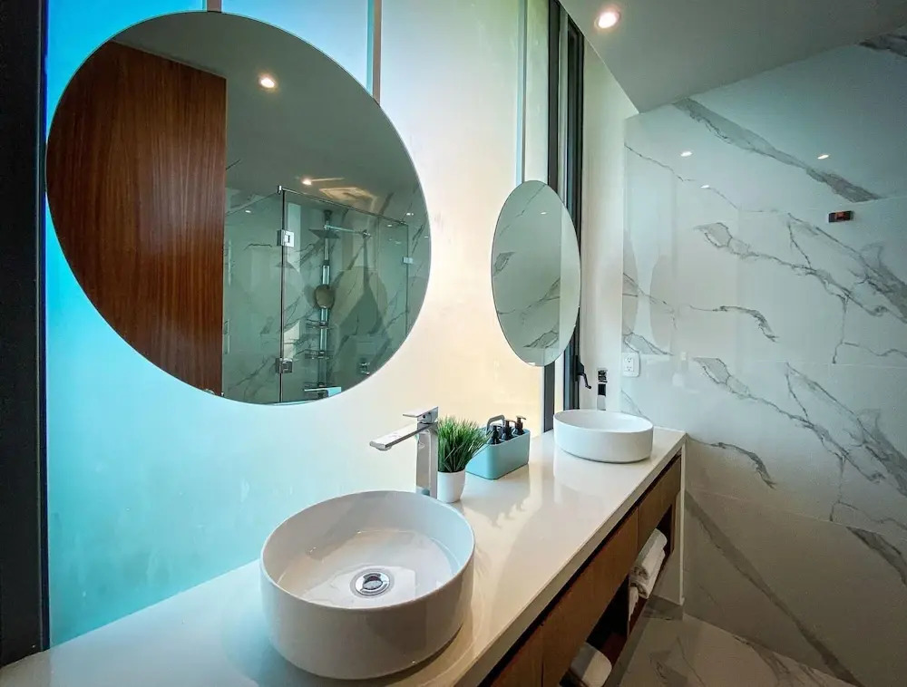 Rest Relax Recharge Do it all at Mistiq Luxury Penthouse With Private Pool Fast Beach Access