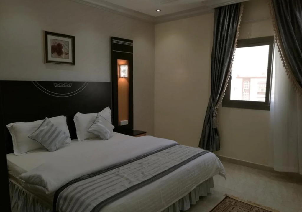 Al Ezzah Palace Hotel Suites