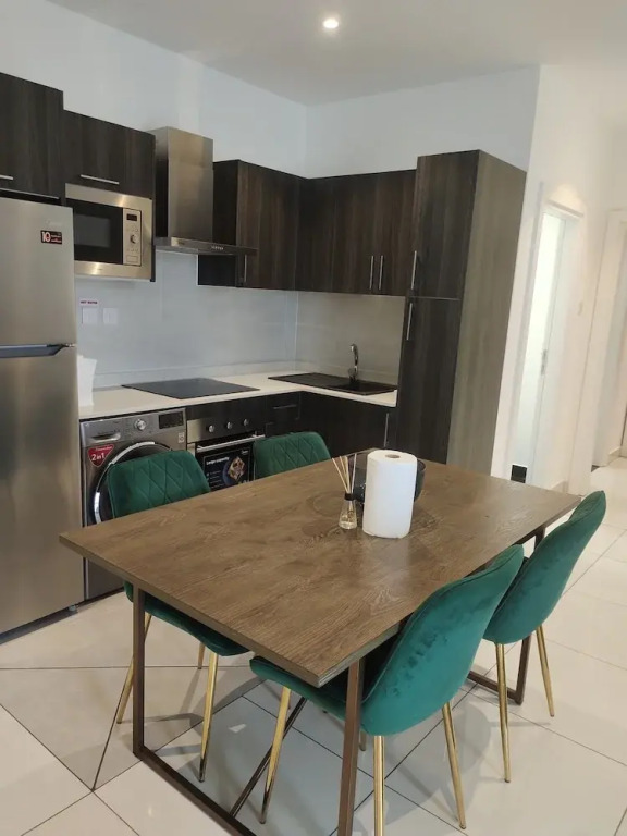 AmberCity Apartment at Embassy