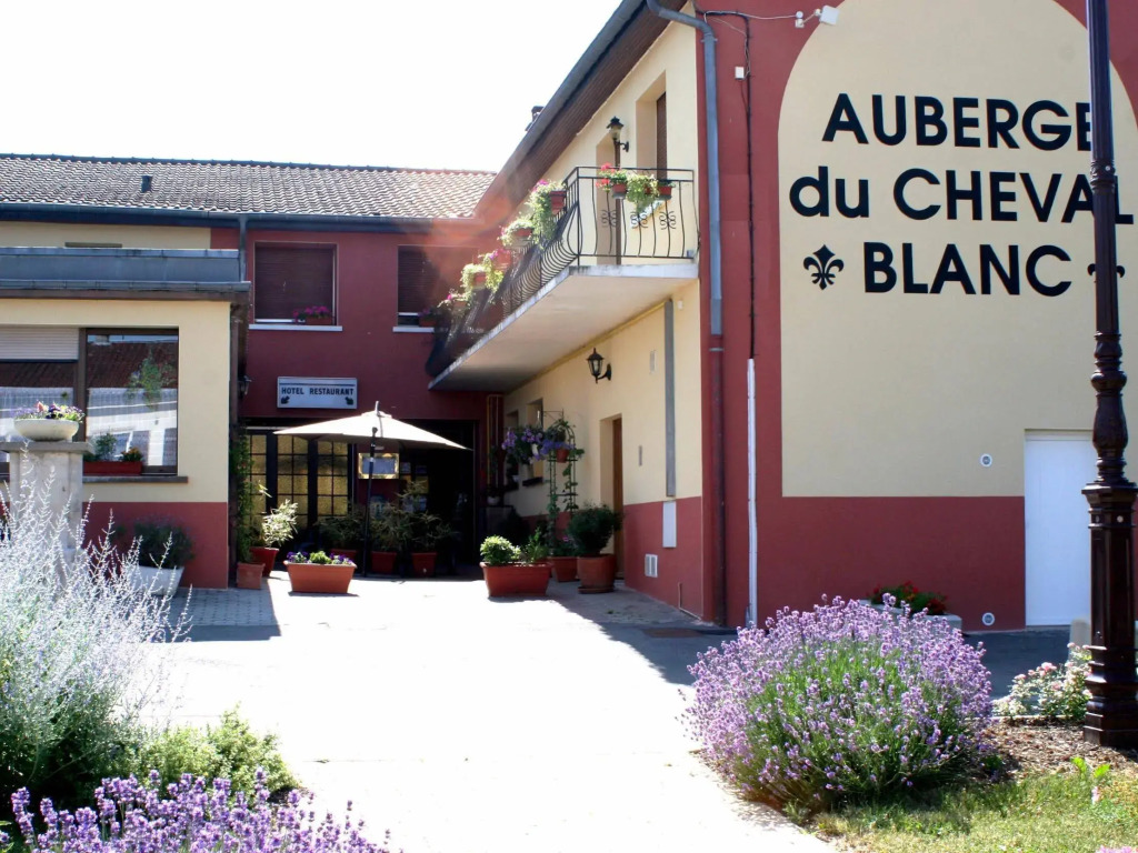 LOGIS Hotel Restaurant Auberge Du Cheval Blanc