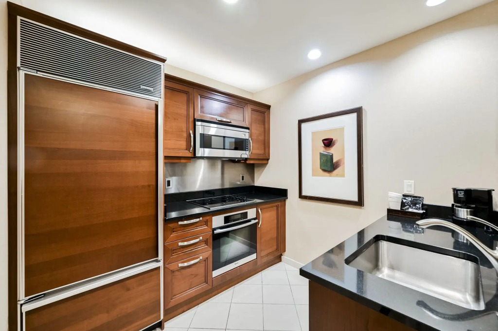 StripViewSuites at Signature