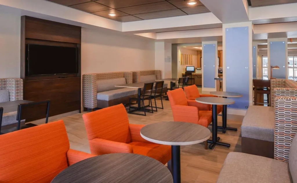 Holiday Inn Express Hotel & Suites Urbana-Champaign-U of I Area by IHG