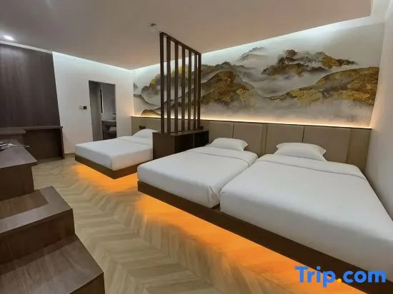 Muran Mountain Residence Designer Boutique Stay (Dukezong Ancient City Dafosi Prayer Wheel)