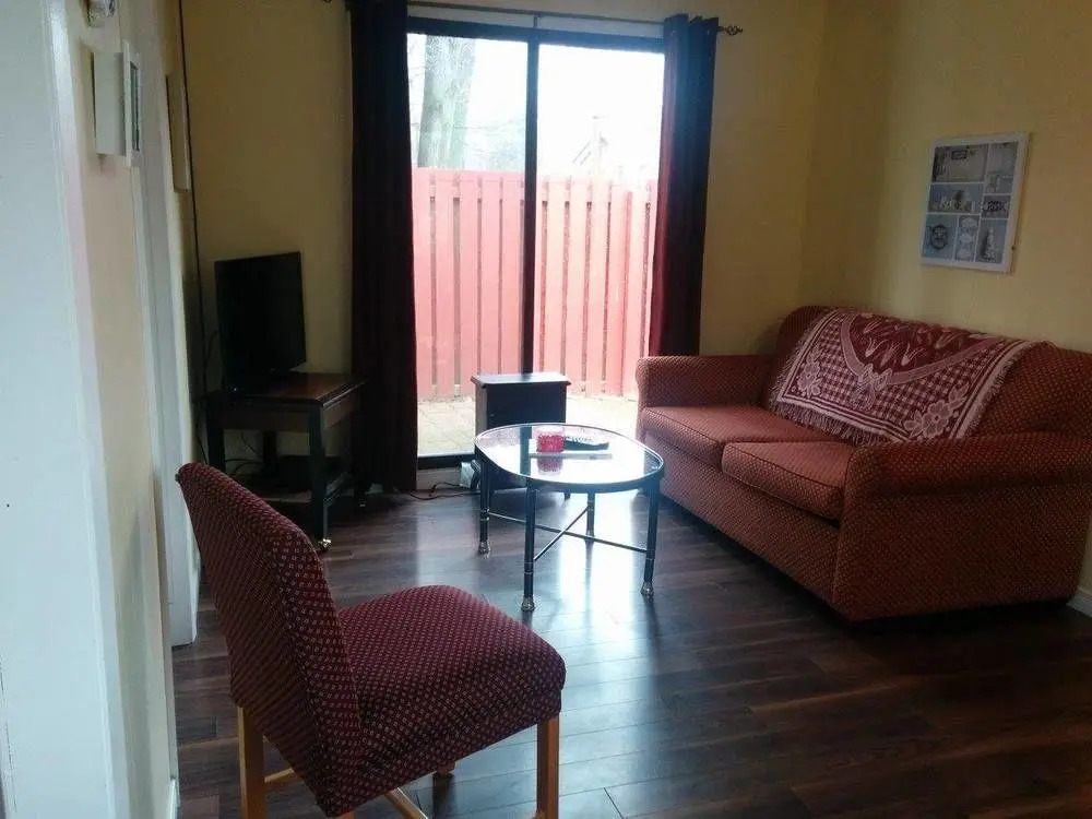 The Pinewood - Adult Getaway by the Lake