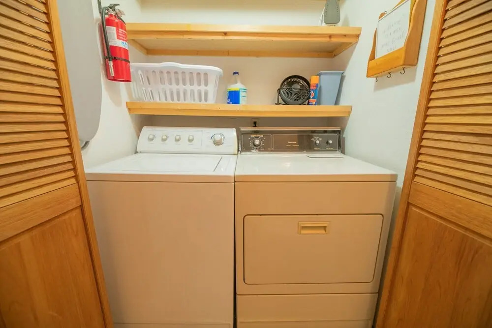 Fox Pines Retreat - Open Floor Plan With Foosball, Ping Pong, And A Hot Tub! 3 Bedroom Cabin