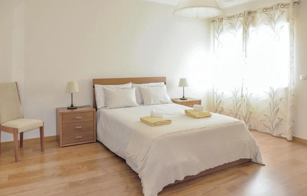 Amazing Home in Miragaia With 5 Bedrooms and Wifi