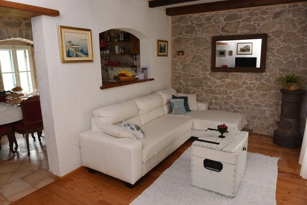 Dalmatian romantic traditional apartment