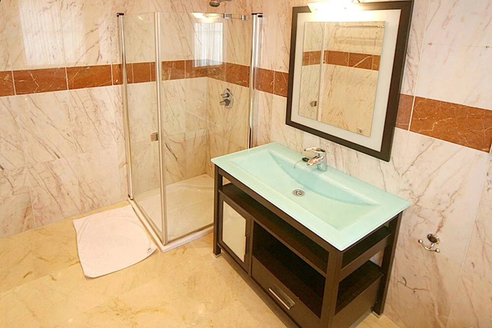 Villa With 4 Bedrooms in Las Lagunas de Mijas, With Wonderful Mountain