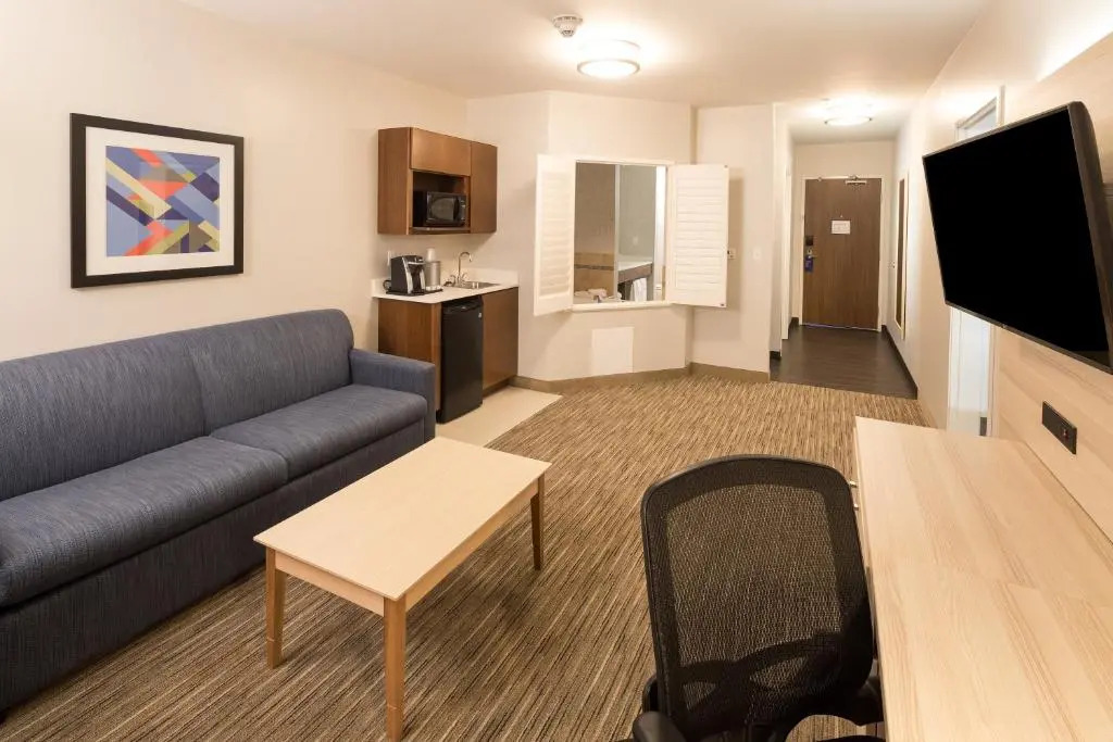 Holiday Inn Express & Suites - Gaylord by IHG