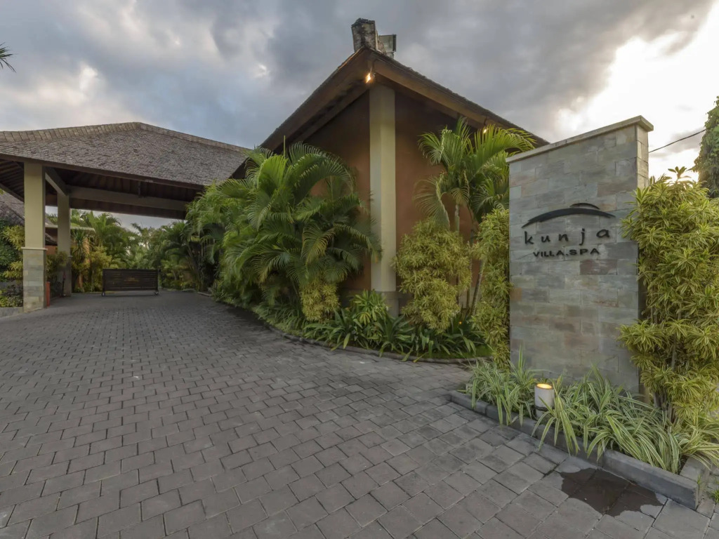 The Kunja Villa-Hotel