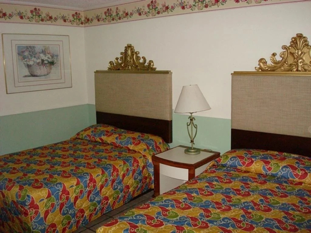 Four Winds Motel