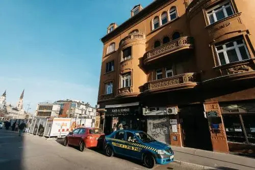 Silver Apartment