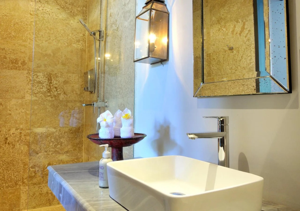 Room & Vespa 1 - Stay Central Seminyak Near Beach