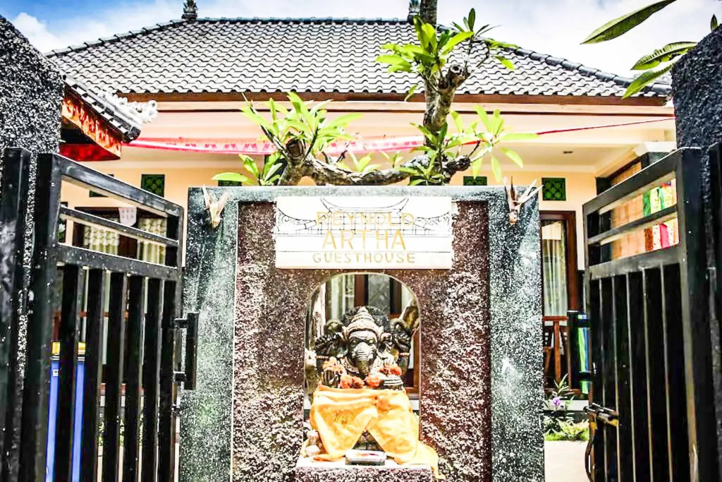 Reynold Artha Guest House