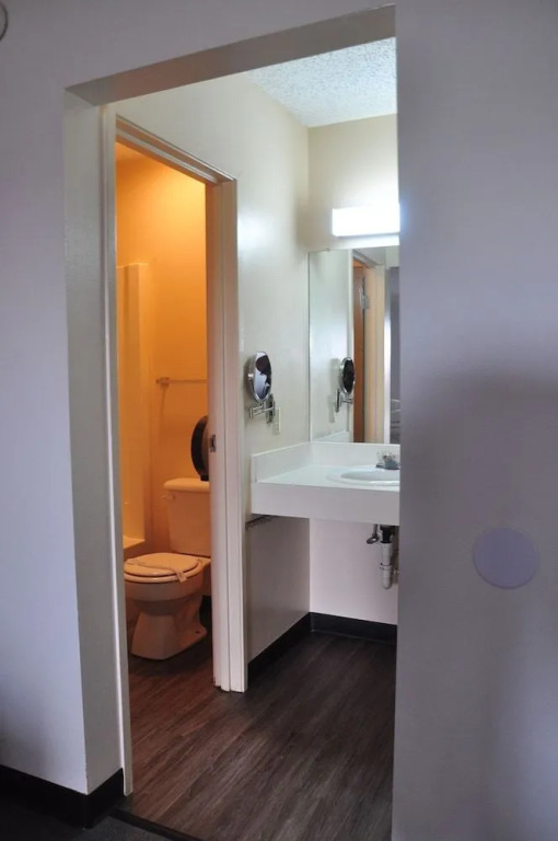 OYO Malden Airport Inn