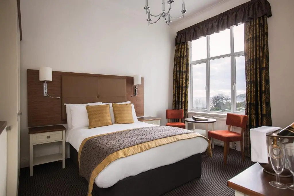 Hydro Hotel