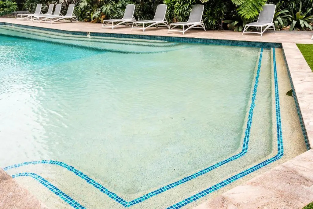 Chic Inner City Position 2 bedroom apartment with Parking By Serain Residences