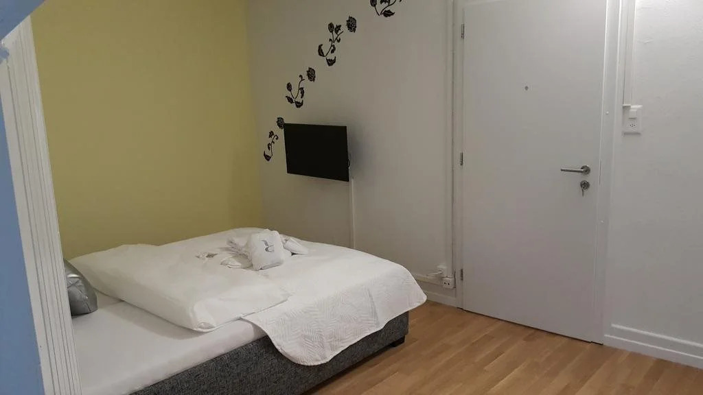 Residence Serviced House