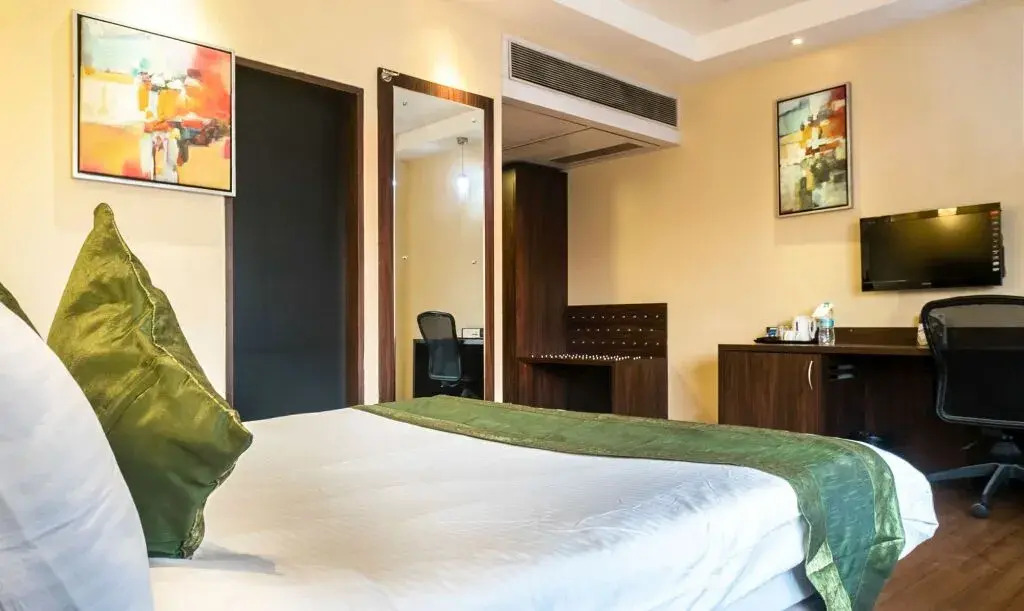 Mapple Adhwryou Pune