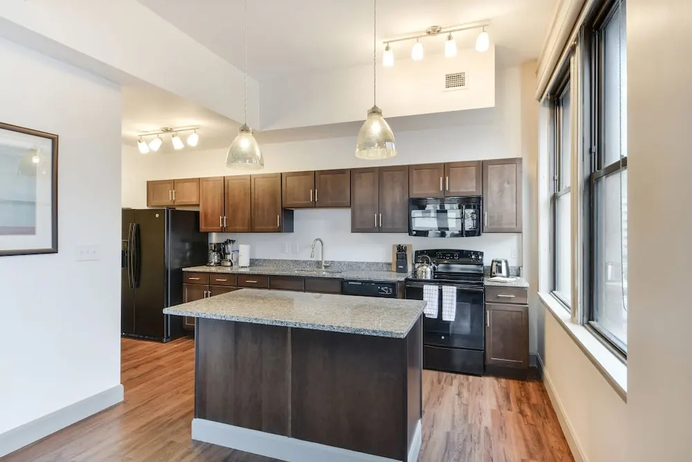 16th St Luxury Rentals
