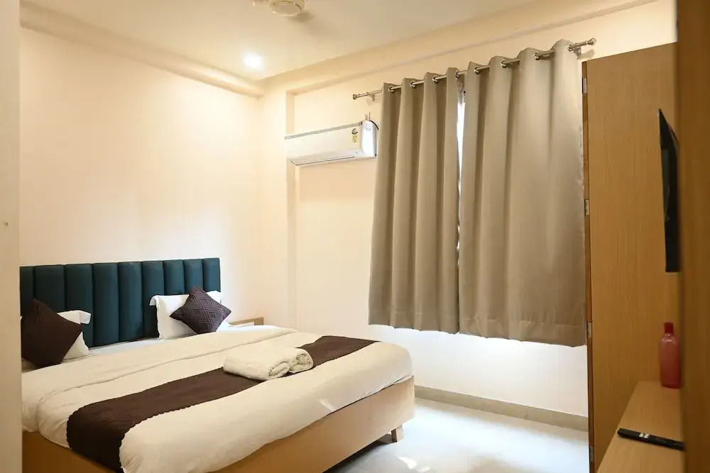 Hari Niwaas Guest House By VM Stays near Ghat and temple